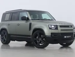 Groen Gebruikt 2024 Land Rover Defender Black Edition SUV | € 102.800 (Goede deal)