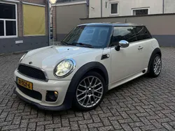 Beige Gebruikt 2012 Mini Cooper Hatchback | € 5.700 (Eerlijke prijs)