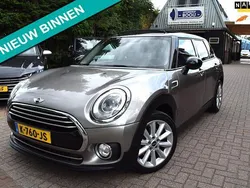 Grijs, metallic lak Gebruikt 2017 Mini Cooper Clubman Business Stationwagen | € 14.945 (Eerlijke prijs)