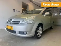 Grijs, metallic lak Gebruikt 2005 Toyota Corolla Verso Sol MPV | € 3.795 (Eerlijke prijs)