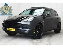Zwart Gebruikt 2017 Porsche Cayenne Platinum Edition SUV | € 47.999 (Duur)