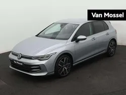 Zilver Gebruikt 2024 VW Golf VIII Edition Hatchback | € 31.900 (Eerlijke prijs)