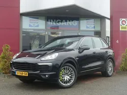 Zwart, metallic lak Gebruikt 2015 Porsche Cayenne SUV | € 25.950 (Eerlijke prijs)