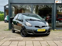 Grijs Gebruikt 2012 Toyota Aygo Cool Hatchback | € 5.950 (Iets duurder)