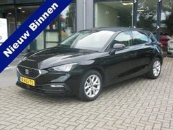 Zwart Gebruikt 2021 Seat Leon Reference Hatchback | € 16.250 (Eerlijke prijs)