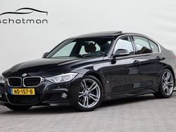 Zwart Gebruikt 2016 BMW 330e M Sport Sedan | € 18.900 (Eerlijke prijs)