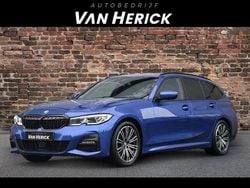Blauw Gebruikt 2022 BMW 318 M Sport Stationwagen | € 34.945 (Iets duurder)