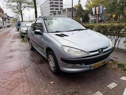 Grijs Gebruikt 2003 Peugeot 206 Hatchback | € 2.000 (Iets duurder)