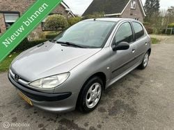 Grijs Gebruikt 2001 Peugeot 206 Hatchback | € 1.250 (Iets duurder)