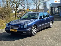 Blauw Gebruikt 1999 Mercedes E240 Elegance | € 6.450