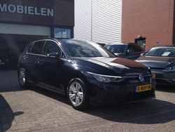 Zwart Gebruikt 2020 VW Golf VIII Life Hatchback | € 20.250 (Goede deal)