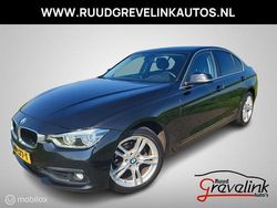 Zwart Gebruikt 2017 BMW 318 Comfort Edition Sedan | € 13.995