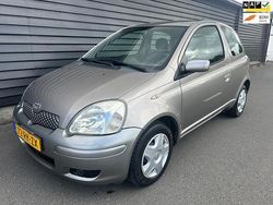 Grijs Gebruikt 2005 Toyota Yaris Hatchback | € 1.645 (Eerlijke prijs)
