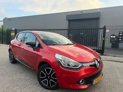 Rood Gebruikt 2014 Renault Clio IV Dynamique Hatchback | € 3.999 (Goede deal)