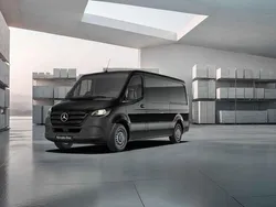 Zwart Nieuw 2025 Mercedes Sprinter Van | € 61.400