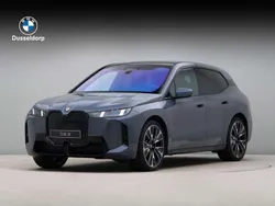 Grijs, metallic lak Nieuw 2025 BMW iX M Sport SUV | € 113.651 (Eerlijke prijs)