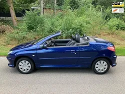 Blauw, metallic lak Gebruikt 2005 Peugeot 206 CC Cabriolet | € 3.450 (Eerlijke prijs)