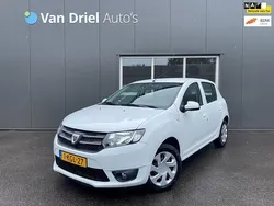 Wit Gebruikt 2013 Dacia Sandero Lauréate Hatchback | € 3.990 (Eerlijke prijs)