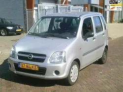 Grijs Gebruikt 2003 Opel Agila Essentia Hatchback | € 1.250 (Eerlijke prijs)