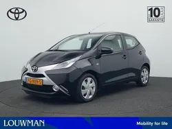 Zwart Gebruikt 2017 Toyota Aygo X-play Hatchback | € 8.445 (Eerlijke prijs)