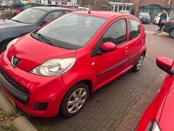 Rood Gebruikt 2009 Peugeot 107 Hatchback | € 1.250 (Super prijs)