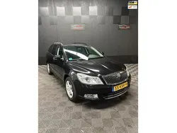 Zwart Gebruikt 2010 Skoda Octavia Ambition Stationwagen | € 4.750 (Eerlijke prijs)