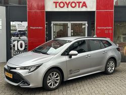 Grijs, metallic lak Gebruikt 2024 Toyota Corolla Active Stationwagen | € 26.900 (Goede deal)