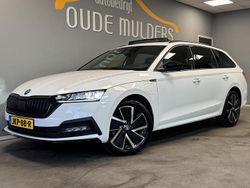 Wit Gebruikt 2022 Skoda Octavia SportLine Stationwagen | € 27.950 (Iets duurder)
