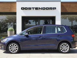 Blauw, metallic lak Gebruikt 2015 VW Golf Sportsvan Highline MPV | € 14.900 (Eerlijke prijs)