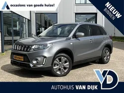 Grijs Gebruikt 2022 Suzuki Vitara Style SUV | € 25.850 (Eerlijke prijs)