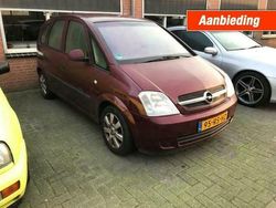 Rood Gebruikt 2005 Opel Meriva MPV | € 519