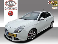 Wit Gebruikt 2012 Alfa Romeo Giulietta Distinctive Hatchback | € 7.950 (Iets duurder)