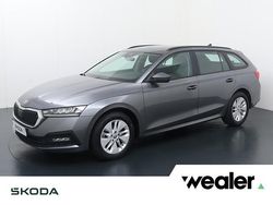 Grijs Gebruikt 2023 Skoda Octavia Ambition Stationwagen | € 23.840 (Eerlijke prijs)