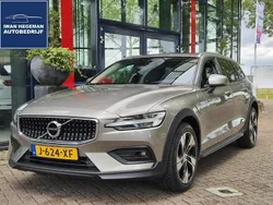 Grijs Gebruikt 2020 Volvo V60 CC Pro Stationwagen | € 36.490 (Eerlijke prijs)