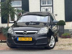 Zwart Gebruikt 2006 Opel Zafira Enjoy MPV | € 3.695 (Duur)