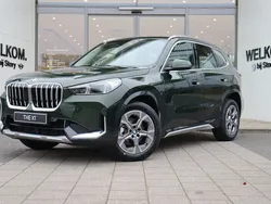 Groen, metallic lak Nieuw 2024 BMW X1 xLine SUV | € 63.346 (Iets duurder)