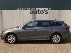 Grijs, metallic lak Gebruikt 2024 Skoda Octavia Business Line Stationwagen | € 25.900 (Eerlijke prijs)