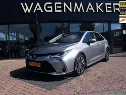Grijs Gebruikt 2020 Toyota Corolla Sedan | € 18.950 (Goede deal)
