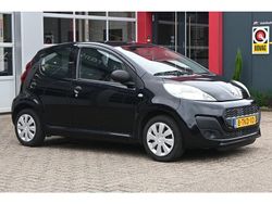 Zwart Gebruikt 2014 Peugeot 107 Access Hatchback | € 4.450 (Iets duurder)