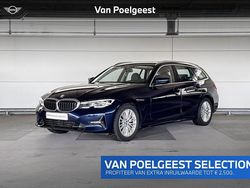 Blauw, metallic lak Gebruikt 2021 BMW 318 Basis Stationwagen | € 29.900 (Goede deal)