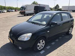 Zwart Gebruikt 2009 Kia Rio MPV | € 1.500 (Super prijs)