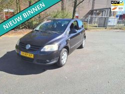Zwart, metallic lak Gebruikt 2005 VW Fox Trendline Hatchback | € 1.299 (Eerlijke prijs)