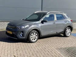 Grijs Gebruikt 2021 Kia Stonic SUV | € 17.430 (Eerlijke prijs)