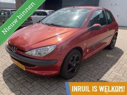 Rood Gebruikt 2004 Peugeot 206 Hatchback | € 650