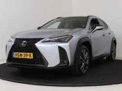 Satin silver black roof (licht grijs metallic) Gebruikt 2024 Lexus UX 300e Sport Design Packet SUV | € 44.950