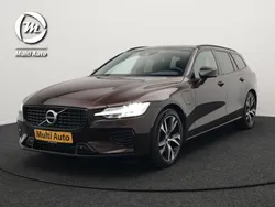 Bruin Gebruikt 2020 Volvo V60 R-Design Stationwagen | € 29.440 (Goede deal)