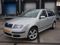 Grijs Gebruikt 2006 Skoda Fabia Hatchback | € 2.495 (Eerlijke prijs)