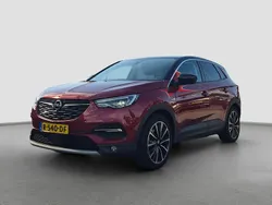 Rood, metallic lak Gebruikt 2021 Opel Grandland X Innovation SUV | € 23.400 (Goede deal)