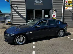 Blauw Gebruikt 2018 Jaguar XE Pure Sedan | € 13.950 (Eerlijke prijs)