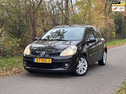 Zwart Gebruikt 2009 Renault Clio II Hatchback | € 1.450 (Goede deal)